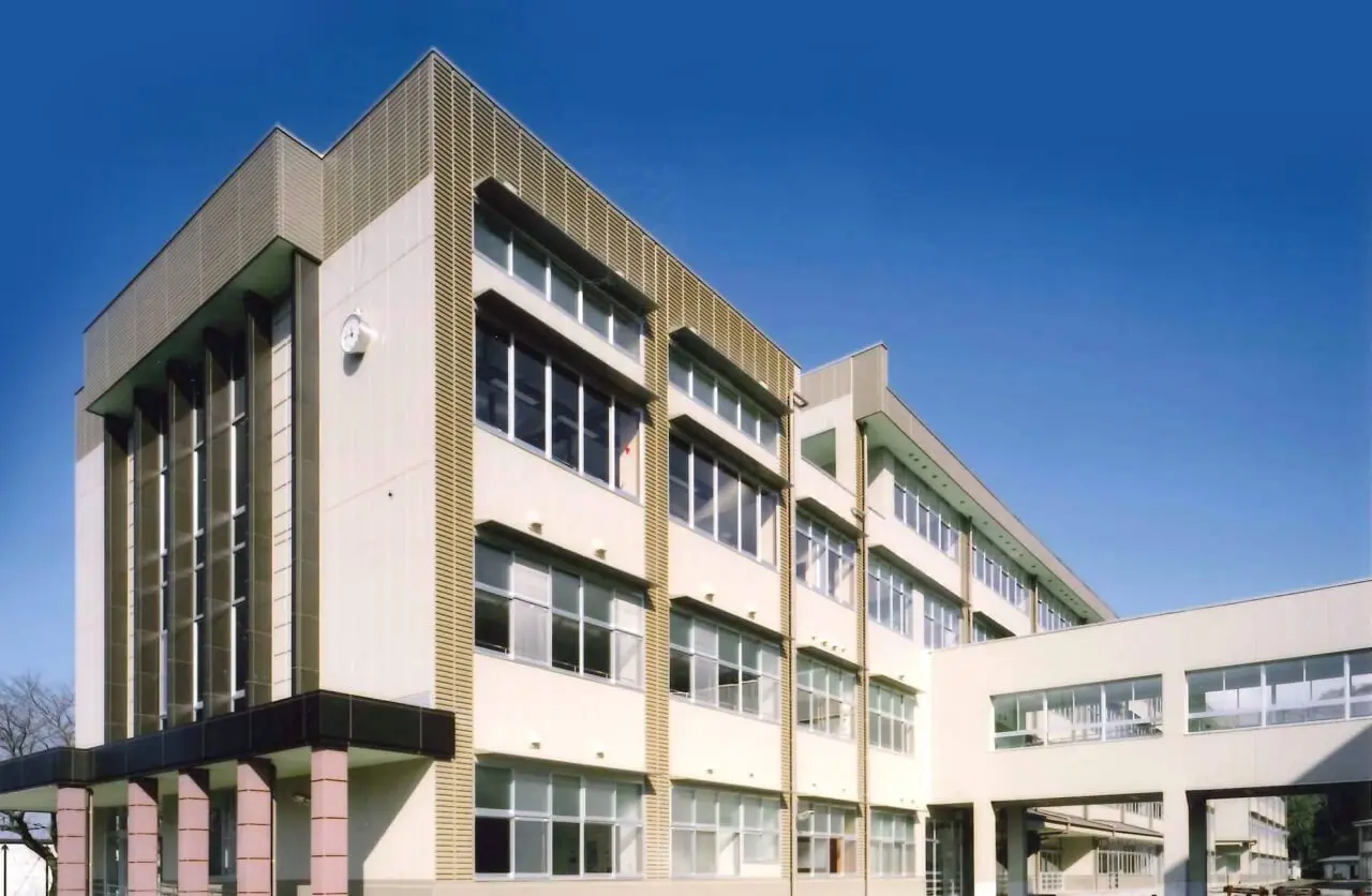 伊豆総合高等学校 校舎棟の施工写真（CARE & LEARN）