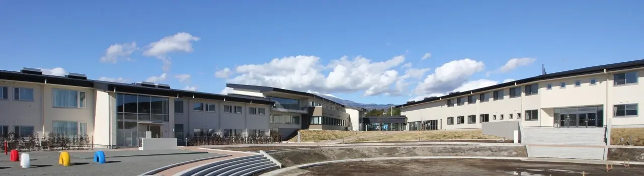 静岡県立吉原林間学園の施工写真（CARE & LEARN）