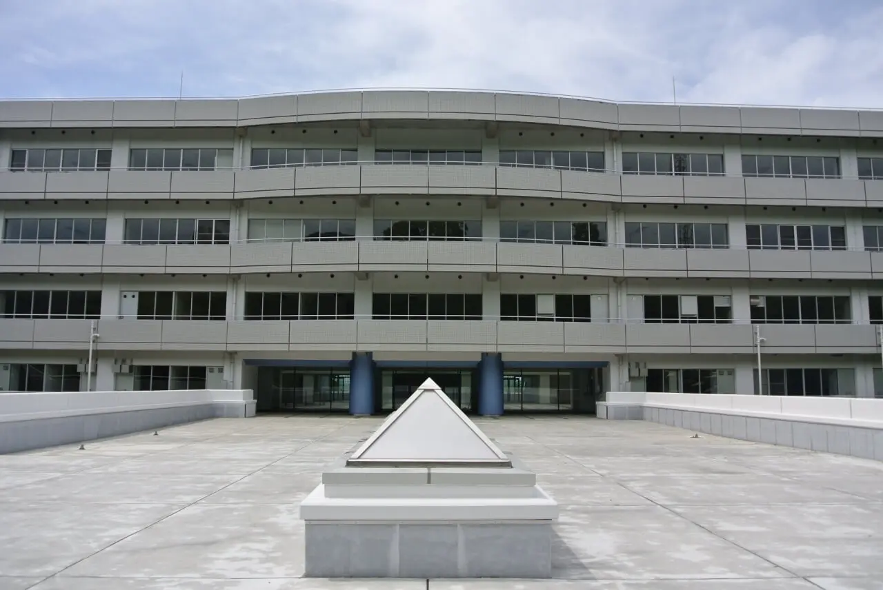 静岡県農業技術産学官連携研究開発センター（AOI-PARC）の施工写真（LAND & AGRICULTURE）